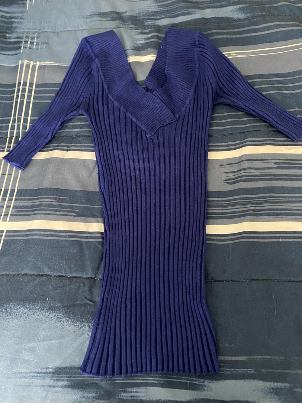 Active Basic Ribbed V‑Neck Sweater Dress in Deep Blue Purple
